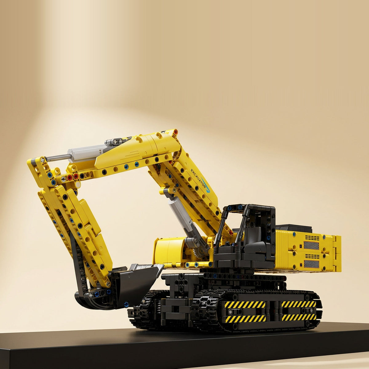 Mould King 15061 remote controlled excavator building set, yellow — photo 2 of 3
