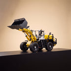 Mould King 17026 remote controlled pneumatic wheel loader building set — photo 3 of 3