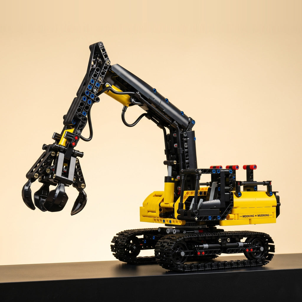 Mould King 17077 hydraulic log loader building set — photo 2 of 3
