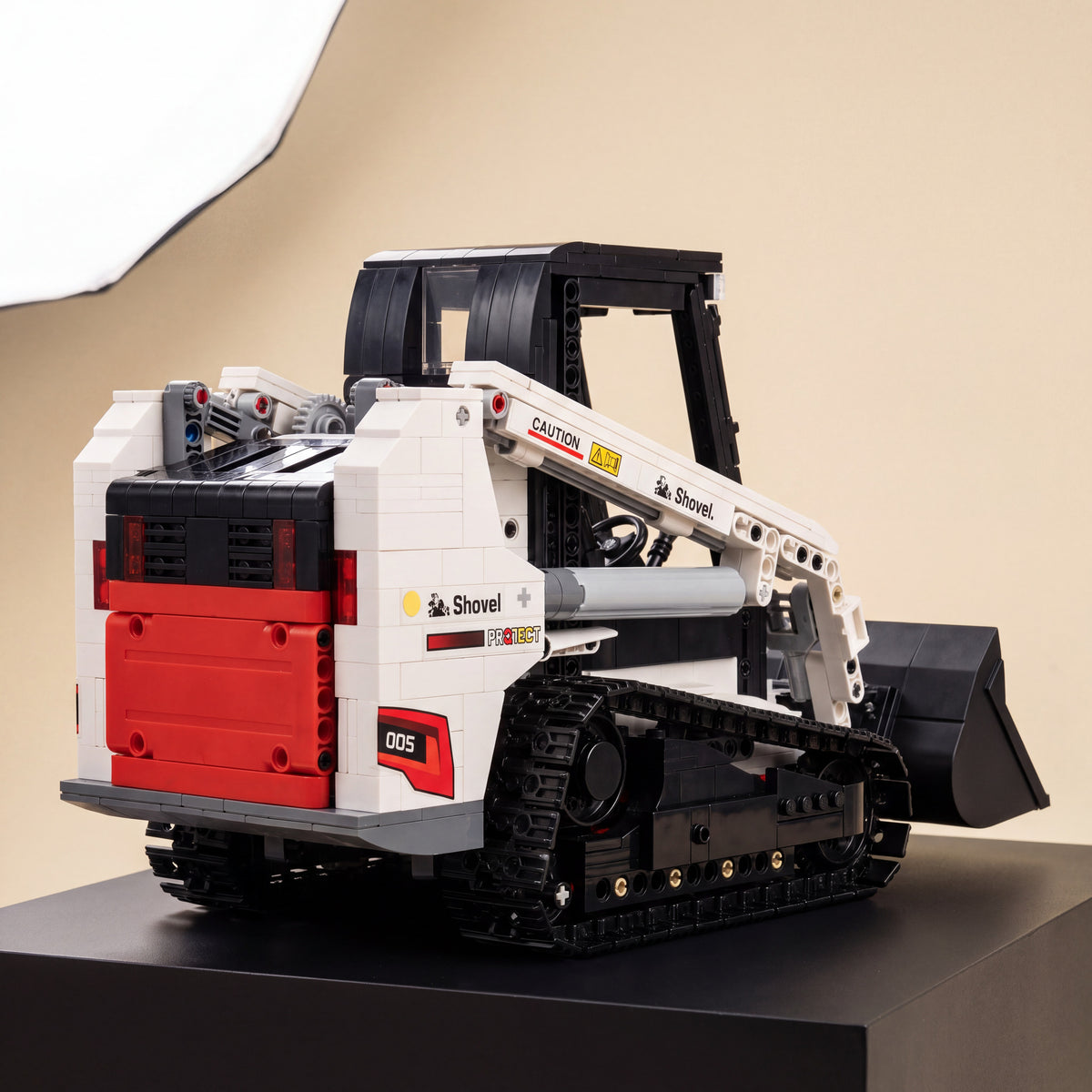 Reobrix 22004A remote controlled compact track loader building set — photo 4 of 5