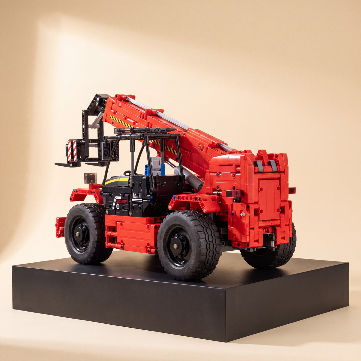 Reobrix 22020 telehandler building set — photo 3 of 4