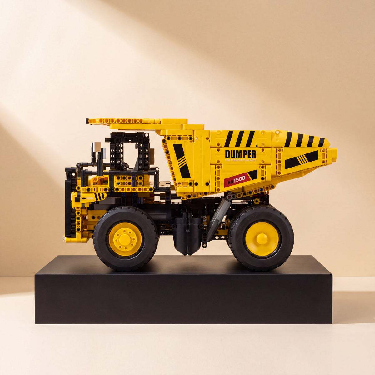 Reobrix 22025 remote controlled mining dump truck building set — photo 2 of 5