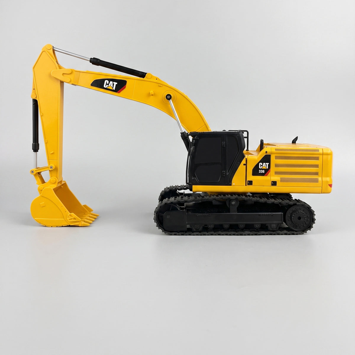 CAT 336 excavator 1:35 RC — photo 4 of 8