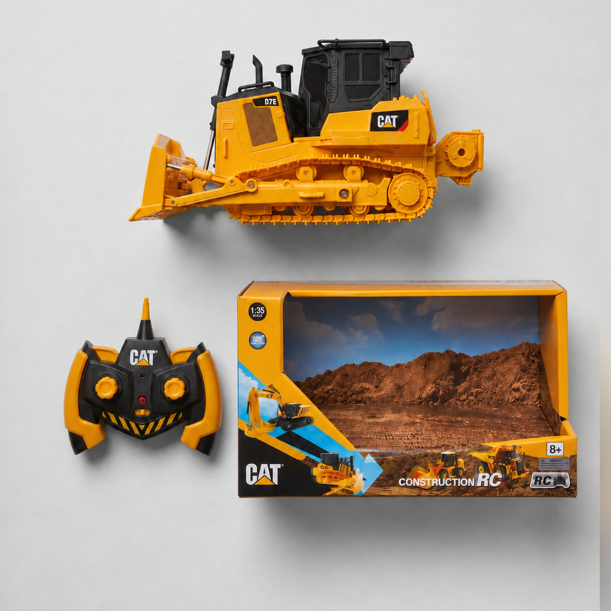 CAT D7E track-type tractor 1:35 RC — photo 1 of 8