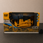 CAT D7E track-type tractor 1:35 RC — front of the box