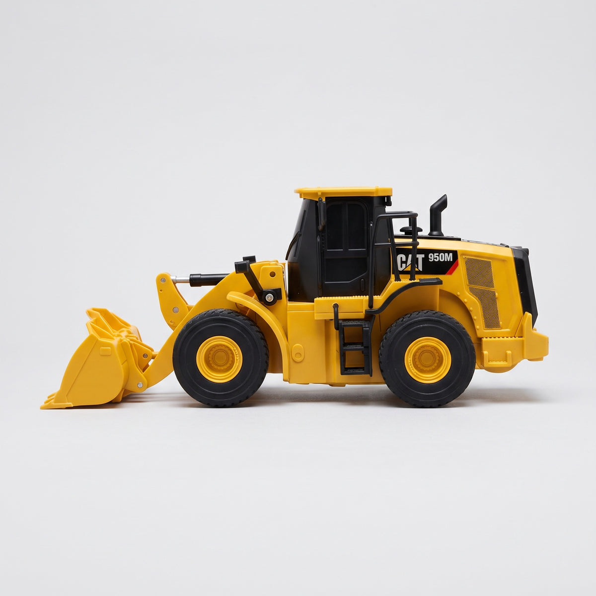 CAT 950M wheel loader 1:35 RC — photo 3 of 8