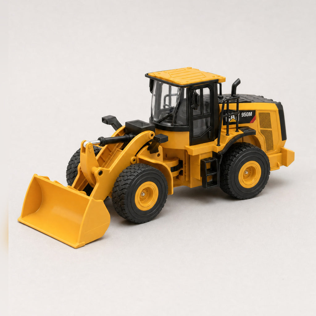 CAT 950M wheel loader 1:24 RC — photo 3 of 9