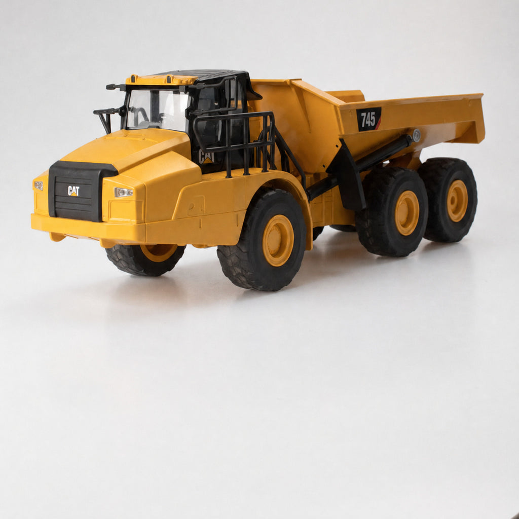 CAT 745 articulated truck 1:24 RC — photo 3 of 6