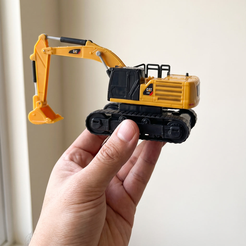 Mini CAT 336 excavator 1:64 RC — photo 4 of 5
