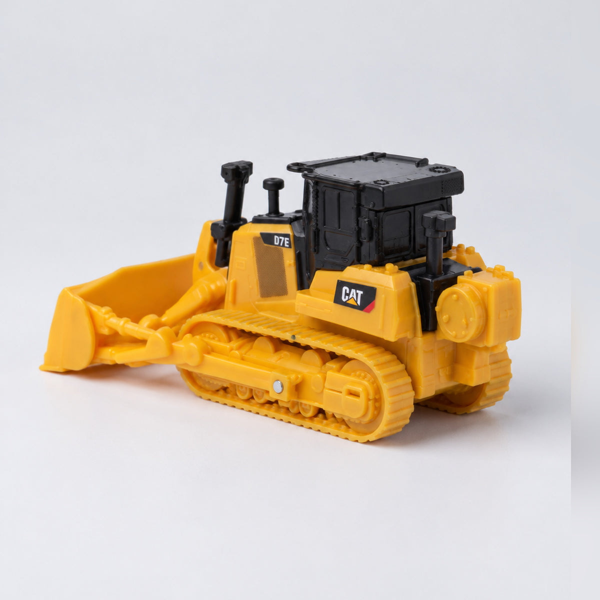 Mini CAT D7E track-type tractor 1:64 RC — photo 3 of 6