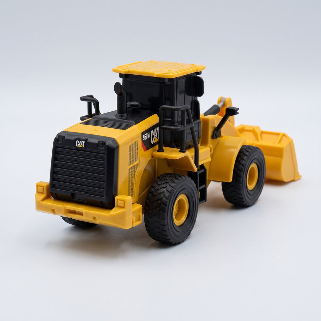 Mini CAT 950M wheel loader 1:64 RC — photo 4 of 6