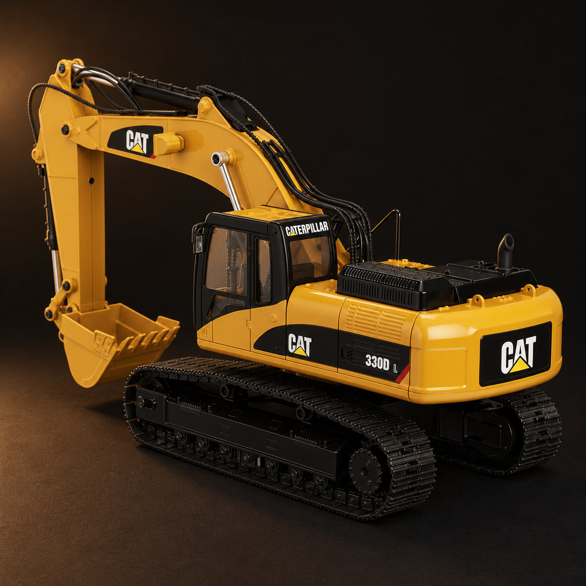CAT 330D L hydraulic excavator 1:20 die-cast RC — photo 3 of 6