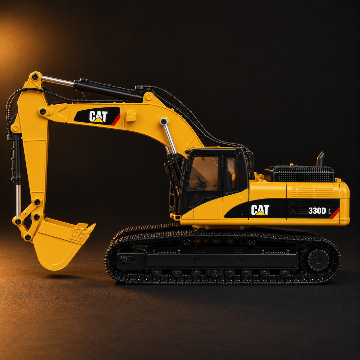 CAT 330D L hydraulic excavator 1:20 die-cast RC — photo 5 of 6