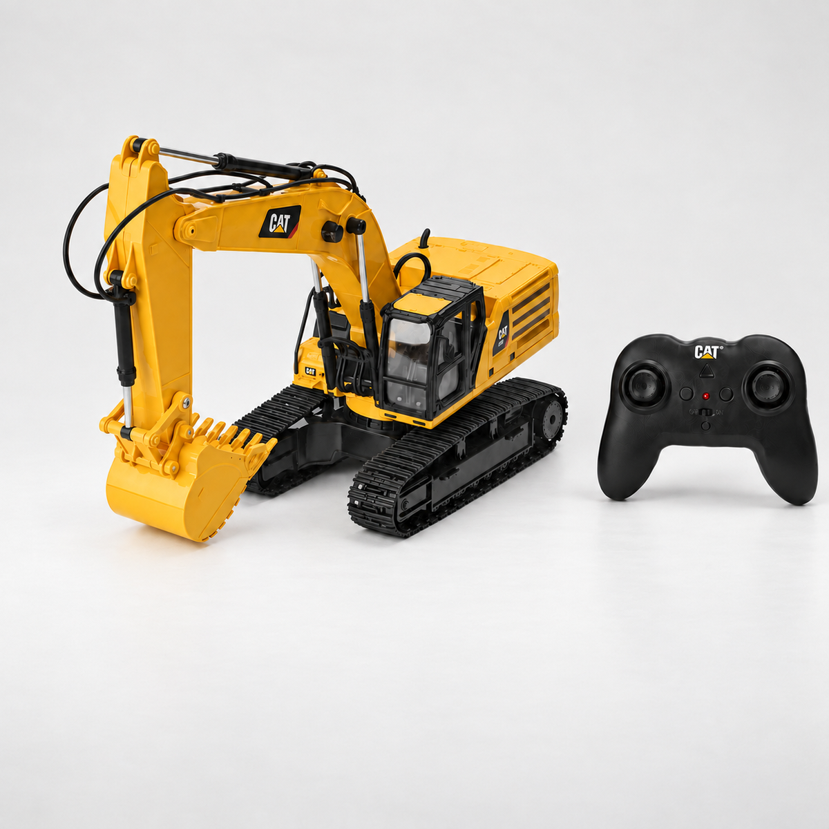 CAT 336 excavator 1:24 RC — machine with 2.4 GHz remote controller