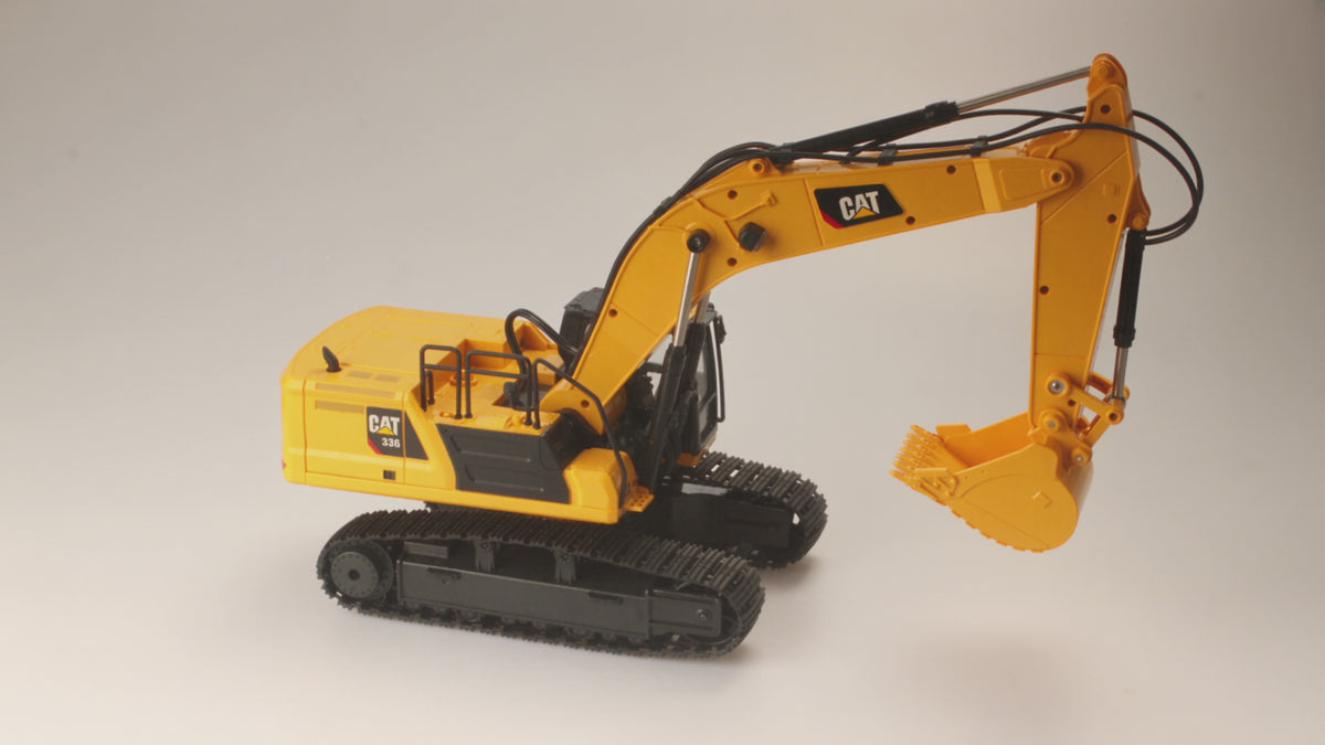 CAT 336 1:24 radio control excavator — video